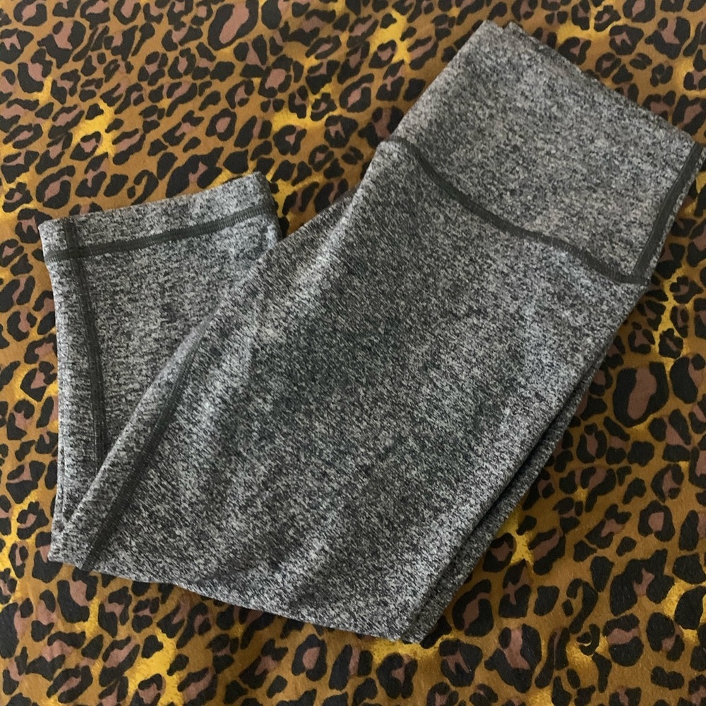 Lululemon Wunder Under 21’ size 8